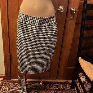 Worthington Black and White Pencil Skirt